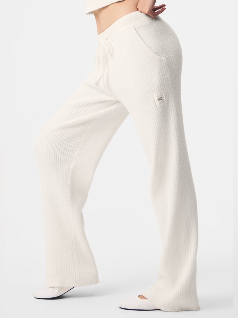 Alo Yoga Snuggle Up High-Waist Wide Leg Sweater Pant - Size S